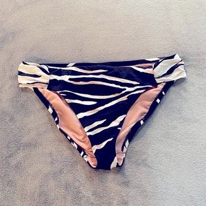 Bar III swimsuit bottoms size small